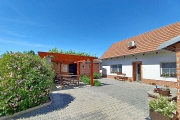 Penzion P�lava s baz�nem - cyklostezka Nov� Ml�ny