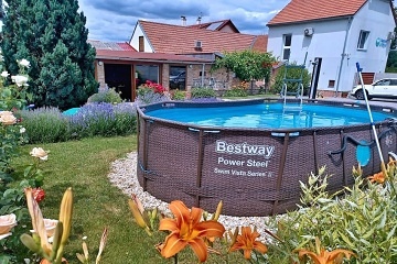 Penzion P�lava s baz�nem - cyklostezka Nov� Ml�ny