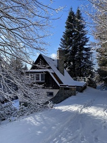 Chata Kru�n� hory - hora Kl�novec - J�chymov