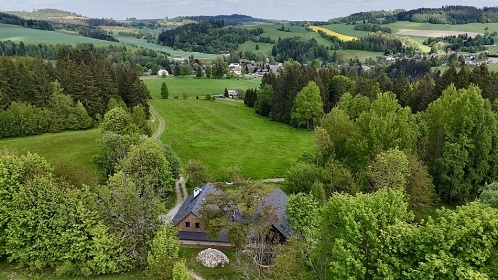 Roubenka s kachlovými kamny - Křižánky - Vysočina