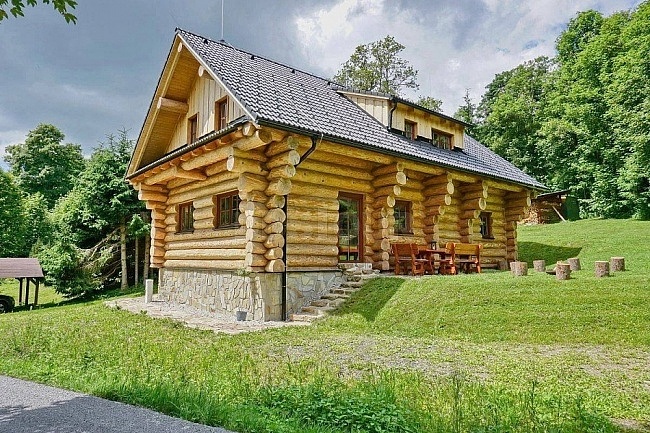 Srub u Doln� Moravy - polosamota Kr�lick� Sn�n�k