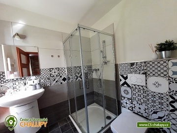 Chalupa s baz�nem - �esk� r�j - Turnovsko