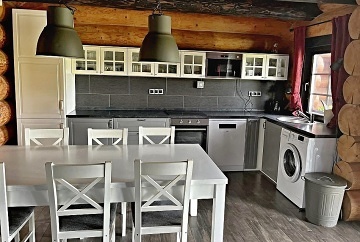 Srub u Litomyšle - vnitřní bazén a sauna