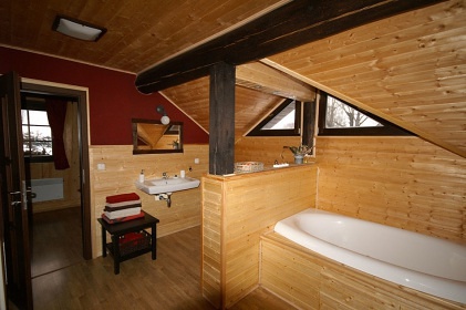 Srub u Litomyšle - vnitřní bazén a sauna