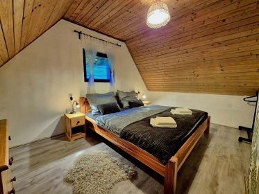 Chata u hradu Trosky - esk rj - Troskovice