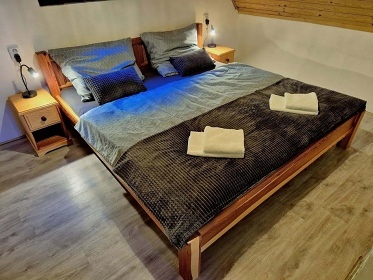 Chata u hradu Trosky - esk rj - Troskovice