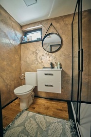 Chata a koupac� sud - rozhledna B�l� hora - Beskydy