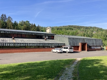 Chata tělocvična a hřiště - Horní Rokytnice