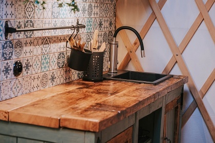 Glamp Jurta - biotop a sauna - Toulovcovy Ma�tale