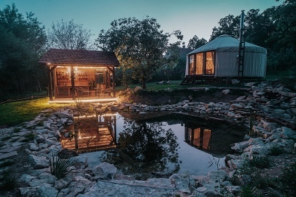 Glamp Jurta - biotop a sauna - Toulovcovy Ma�tale