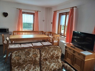 Chalupa s baz�nem - Jizersk� hory a Krkono�e