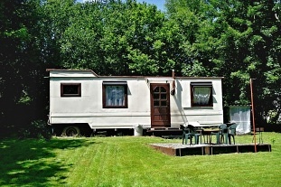 Nov� objekt: Chata u �eky Lu�nice - hrad Choustn�k - Vesce