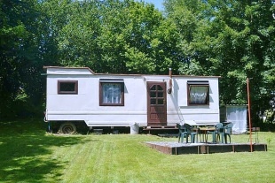 Chata u �eky Lu�nice - hrad Choustn�k - Vesce