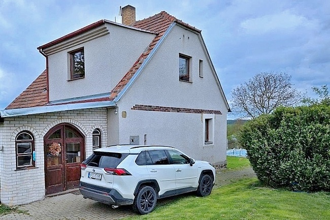 Chalupa s baz�nem - CHKO Brdy - Nepomuk