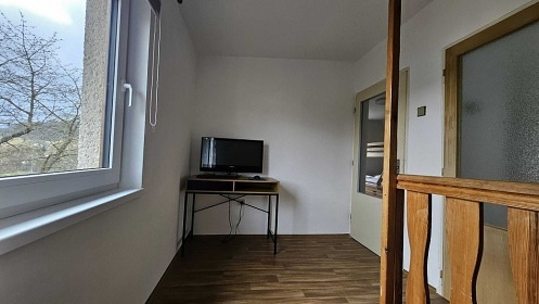 Chalupa s baz�nem - CHKO Brdy - Nepomuk