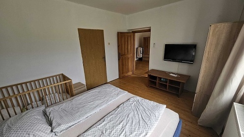 Chalupa s baz�nem - CHKO Brdy - Nepomuk