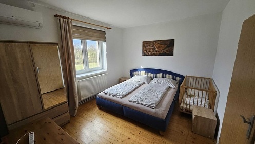 Chalupa s baz�nem - CHKO Brdy - Nepomuk