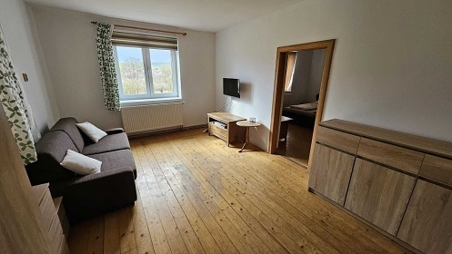 Chalupa s baz�nem - CHKO Brdy - Nepomuk