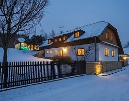 Nov� objekt: Chalupa s kryt�m baz�nem - ���rsk� Vrchy 8C-306