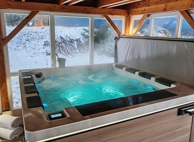 Chalupa s kryt�m baz�nem - ���rsk� Vrchy