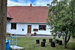 Chalupa s bazénem - Krupá - CHKO Křivoklátsko