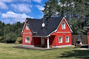 Nov� objekt: Chata a koupac� jez�rko - Lu�nice - T�ebo�sko 2C-352