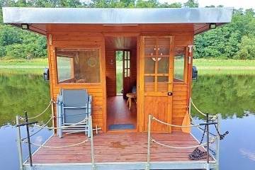 Glamping Hausbot na Vltav� - Hrad Zv�kov a Orl�k