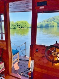 Glamping Hausbot na Vltav� - Hrad Zv�kov a Orl�k