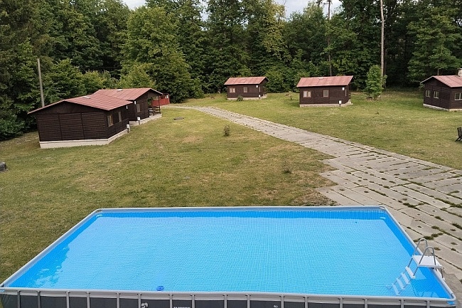 Chaty v lese - zámek Loučeň - Nymbursko