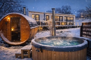 Glamping se saunou a baz�nem - Velk� T�nec