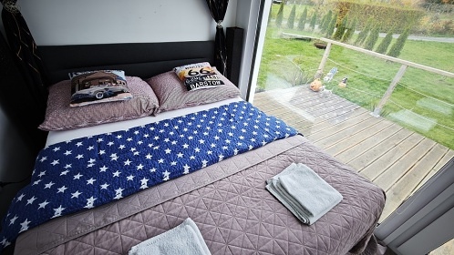 Glamping se saunou a baz�nem - Velk� T�nec