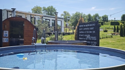 Glamping se saunou a baz�nem - Velk� T�nec