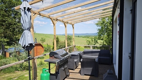 Glamping se saunou a baz�nem - Velk� T�nec