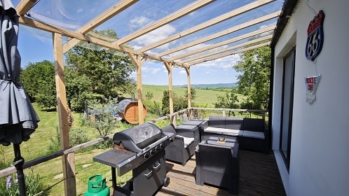 Glamping se saunou a baz�nem - Velk� T�nec
