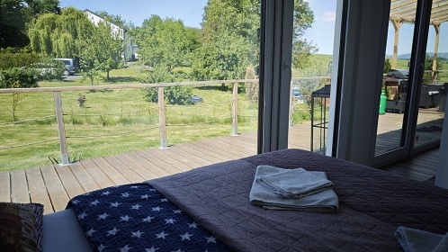 Glamping se saunou a baz�nem - Velk� T�nec