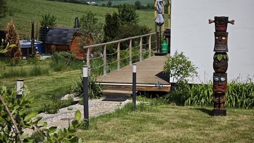 Glamping se saunou a baz�nem - Velk� T�nec
