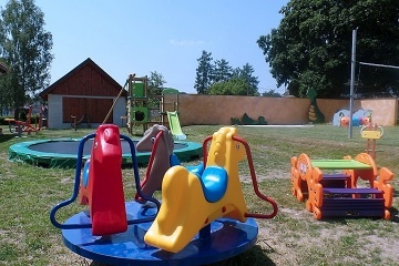 Jiho�esk� chalupa s baz�nem - Hrad Land�tejn