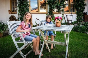 Jiho�esk� chalupa s baz�nem - Hrad Land�tejn