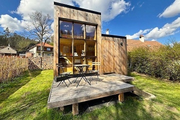 Tetrishouse Pernštejn - glamping Nedvědice