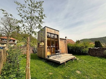 Tetrishouse Pernštejn - glamping Nedvědice