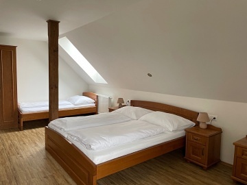 Chalupa na Blatin�ch - CHKO ���rsk� vrchy