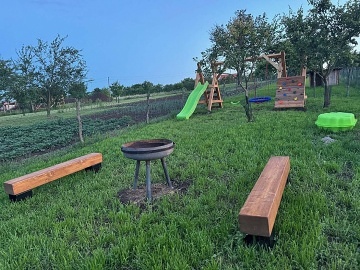 Chata a koupací sud - Hodonínsko - jižní Morava