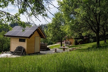 Chata a koupac� sud - glamping samota - Zl�nsko