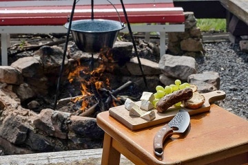 Chata a koupac sud - glamping na samot Zlnsko