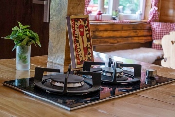 Chata a koupac sud - glamping na samot Zlnsko