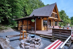 Nový objekt: Chata a koupací sud - glamping samota - Zlínsko 1M-297