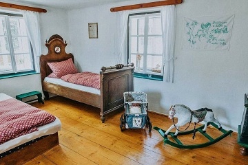 Rodinná chalupa a koupací sud - hrad Lipnice