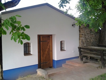 Chaloupka pod kostelem - Vrbice - vinný sklep