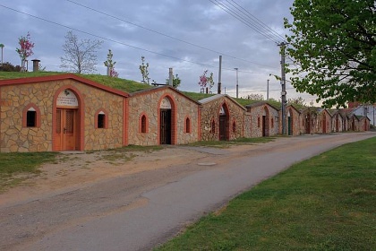 Chaloupka pod kostelem - Vrbice - vinný sklep