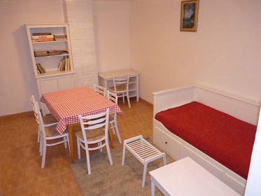Chaloupka pod kostelem - Vrbice - vinný sklep